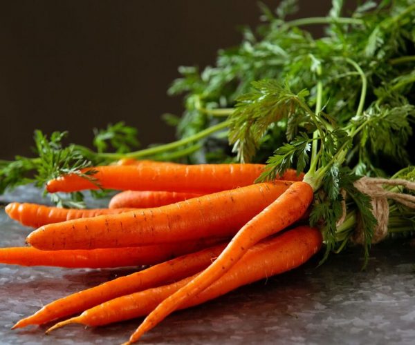 Store carrots like this to keep them crunchy and ‘fresh for a couple of weeks’