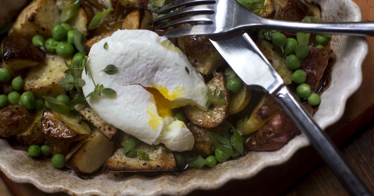 Poached egg recipe: How to make the perfect eggs ‘every time’ – follow this chef’s method