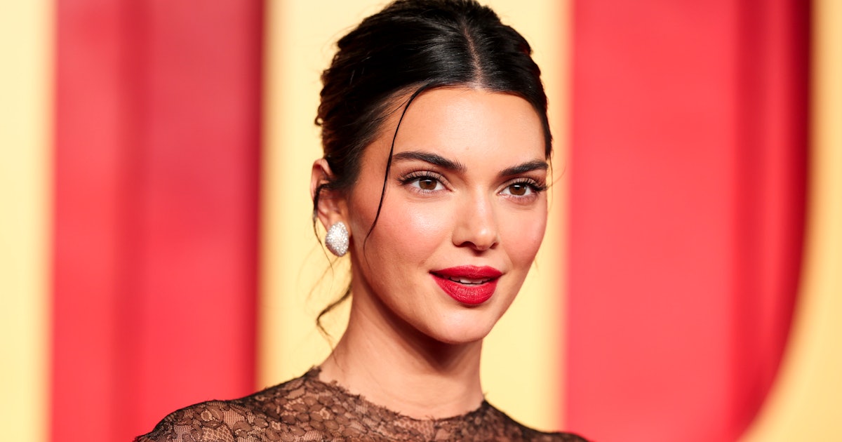 The 2024 Oscars Red Carpet Was All About Naked Dresses