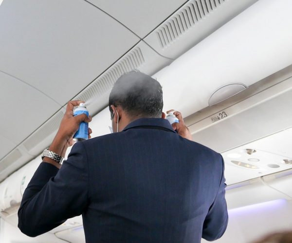 Flight passengers call out ‘nasty cologne’ wearer, plus astronaut makes burger in space