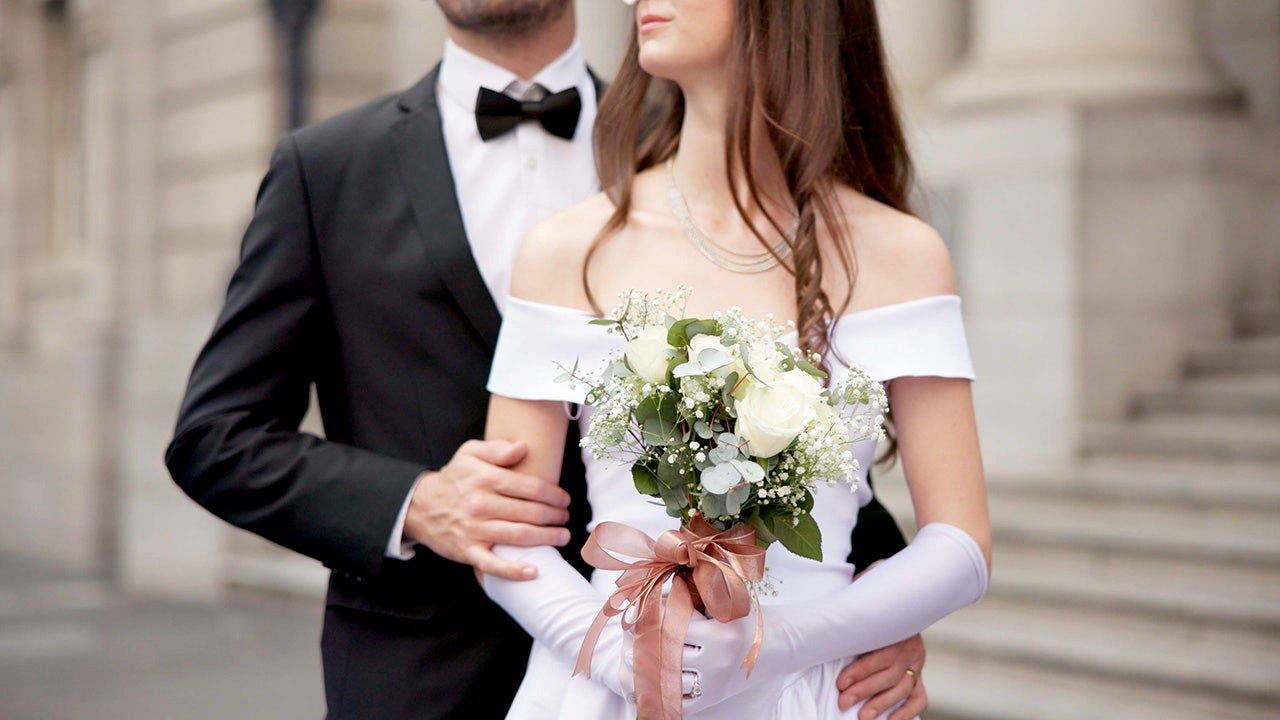 California courthouse weddings surge as Gen Z drives civil ceremony boom